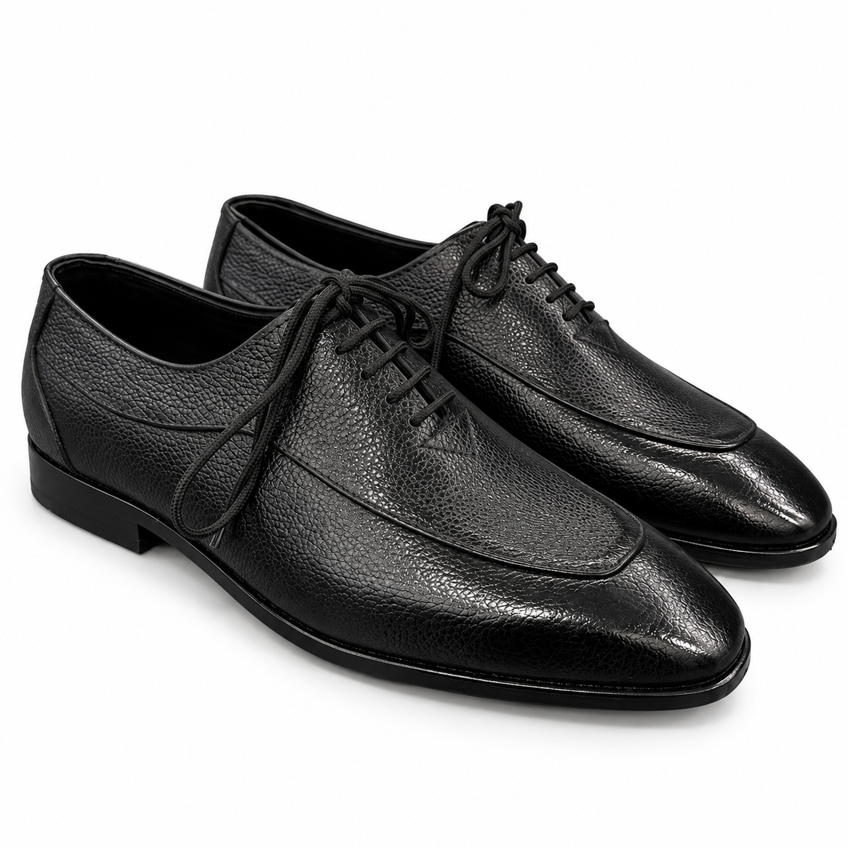 LEON BLACK Apron-Toe Oxford