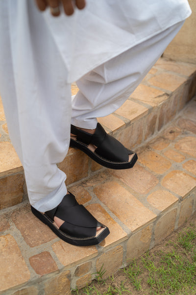 "Peshawari chappal in Matte Black by Ladir - Comfortable and versatile men's sandal."