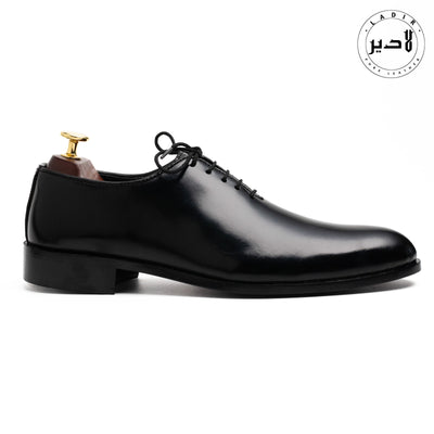 side look of Oxy black formal shoes for men in Pakistan. 